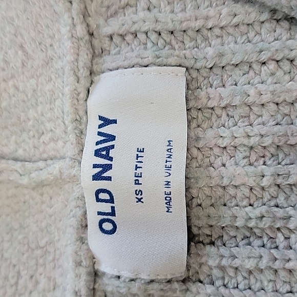 Old Navy Size XS Petite Gray Button Front Cardigan Sweater Gently Used Condition - Picture 5 of 10